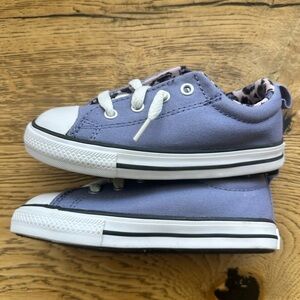 New never worn Purple Converse Kids' Chuck Taylor All Star Street Low Top